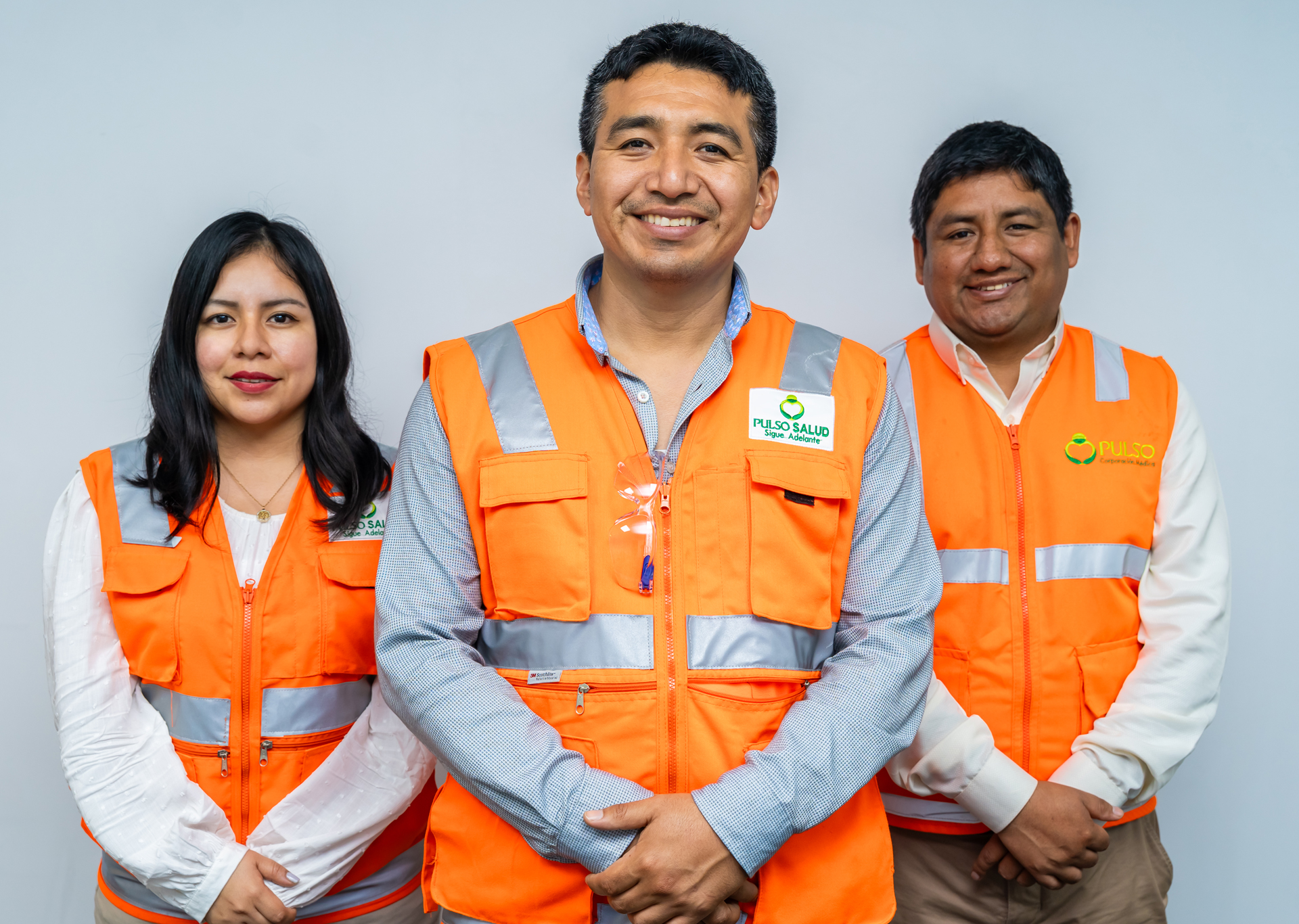 Equipo de Pulso Salud con chalecos reflectantes